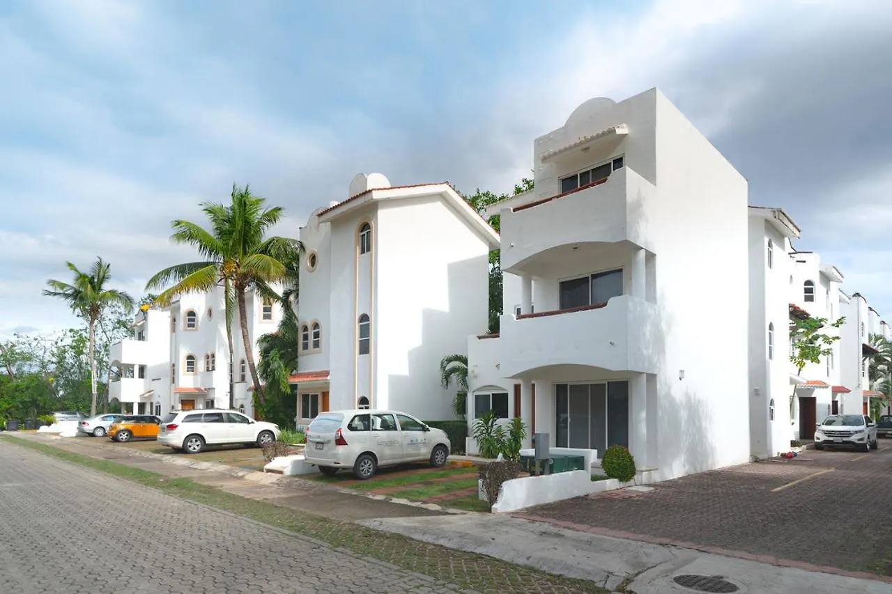 Condo Quintas Pakal - Playacar Phase 2 With Pool - At Quintas Pakal Complex Playa del Carmen Apartment
